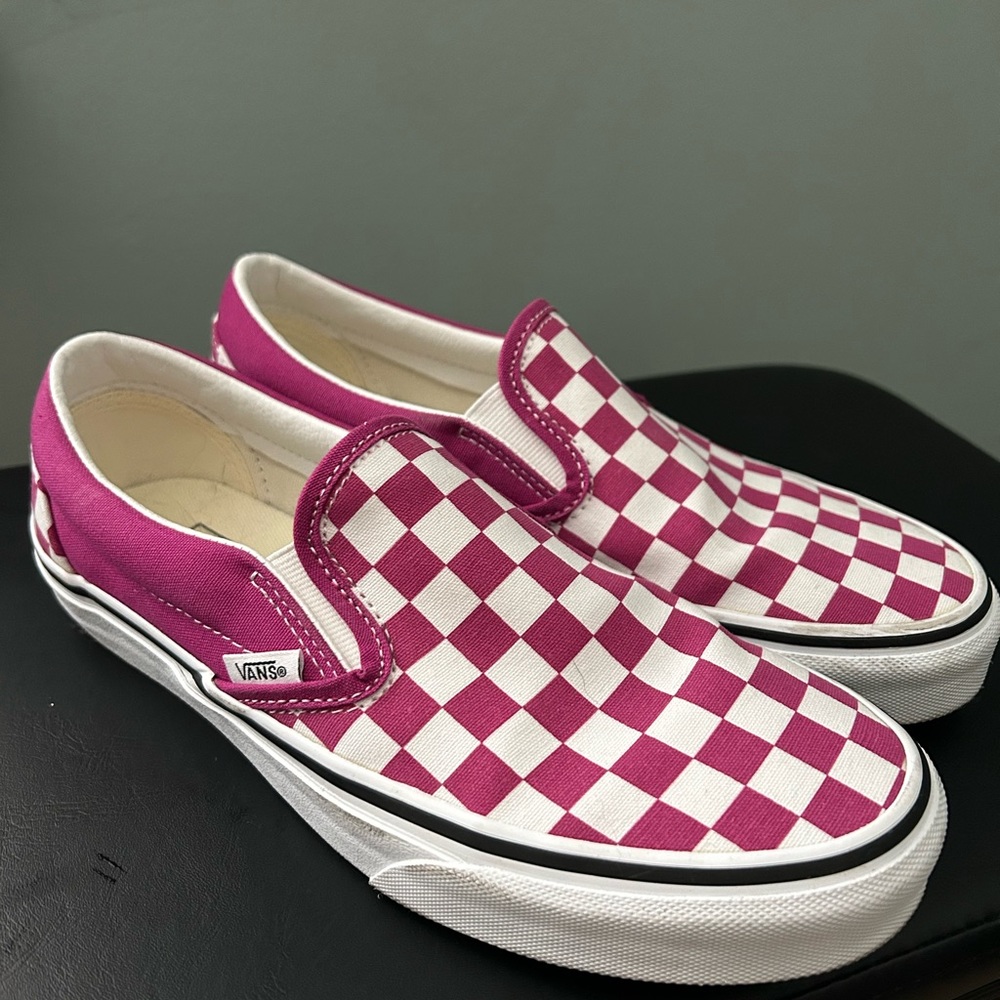Vans pink slip on men’s size 6.5 women’s 8